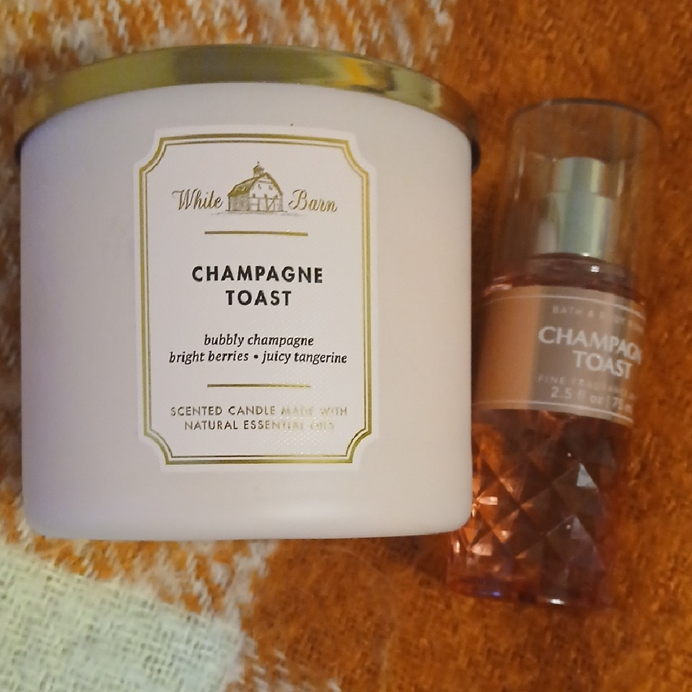 White Barn Champagne Toast Candle & Mist – White and Gold